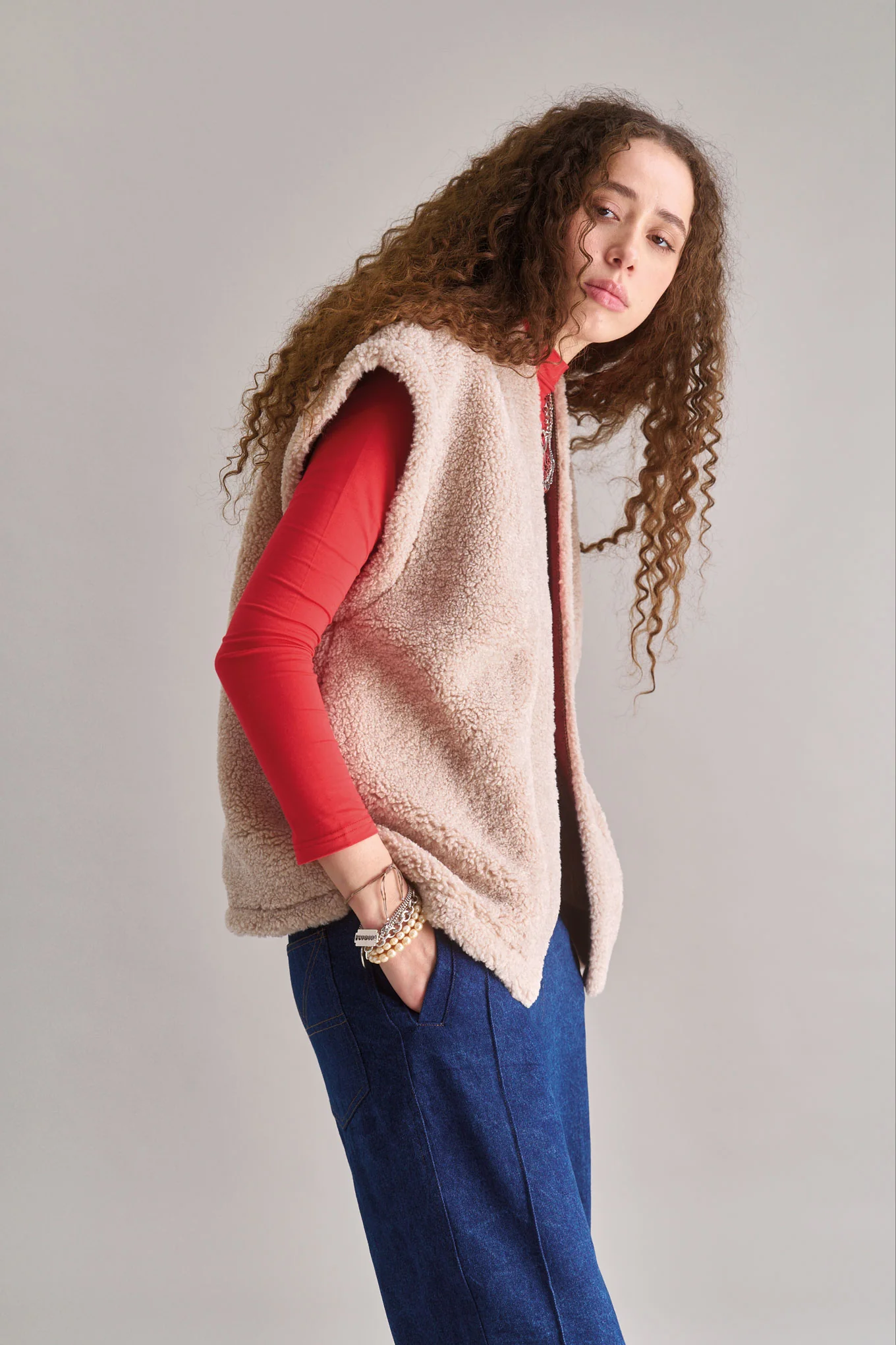 GEORGIE Reversible Recycled Fleece Gilet - Sand - Image 5